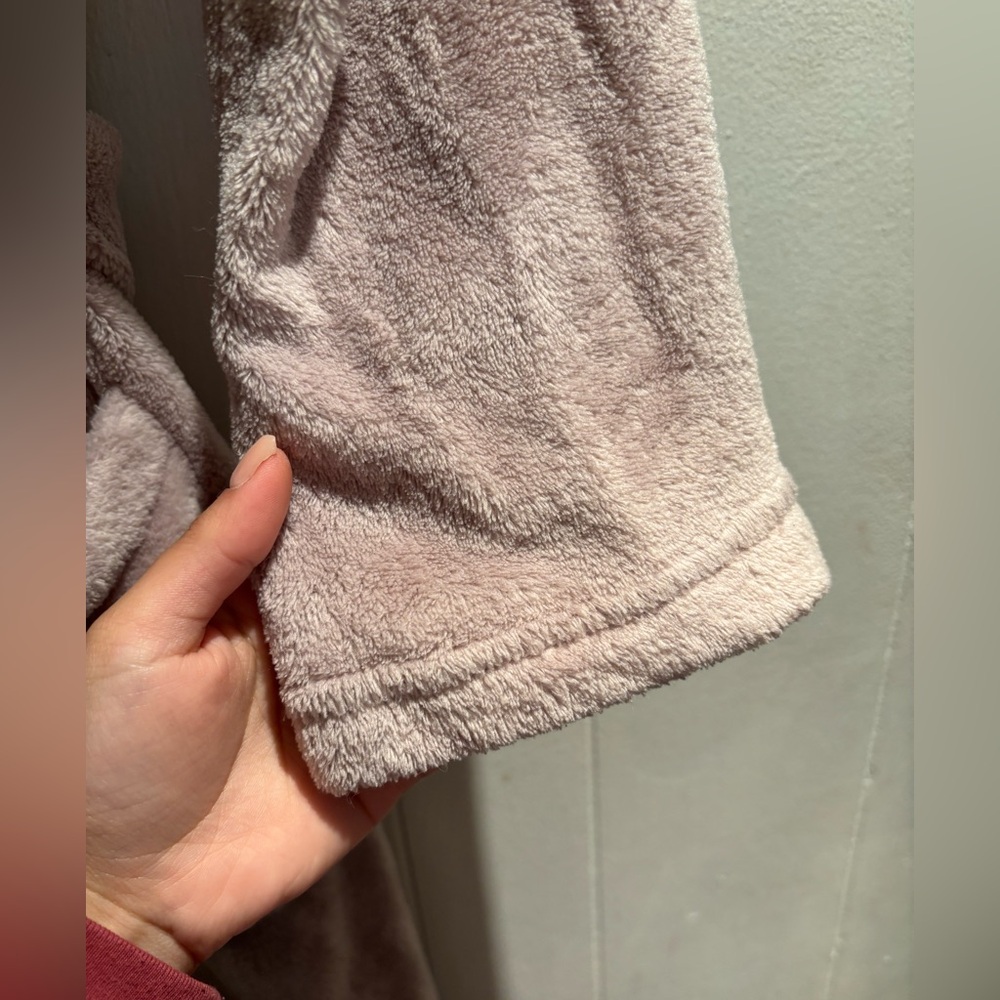 Ulta Beauty Bath Robe - Picture 3 of 6